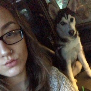 Meet your Posher, Kayla